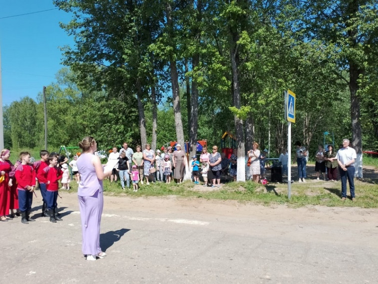 1 июня в деревне Марфино Сунженского сельского поселения состоялось открытие детской площадки &quot;Мир детства&quot;.